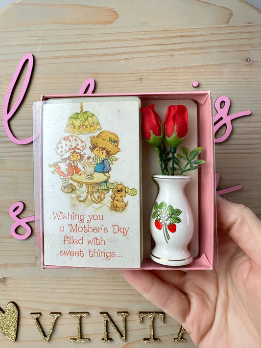 1982 AGC Strawberry Shortcake Pink Mother's Day Gift Set