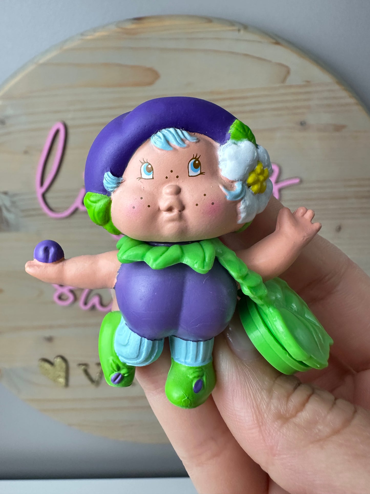 1985 Kenner Strawberry Shortcake Plum Puddin' with Plum Berrykin Doll *Berry Vault*