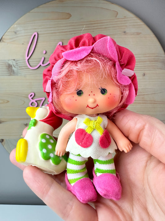 1982 Kenner Strawberry Shortcake Cherry Cuddler with Gooseberry Doll *Berry Vault*