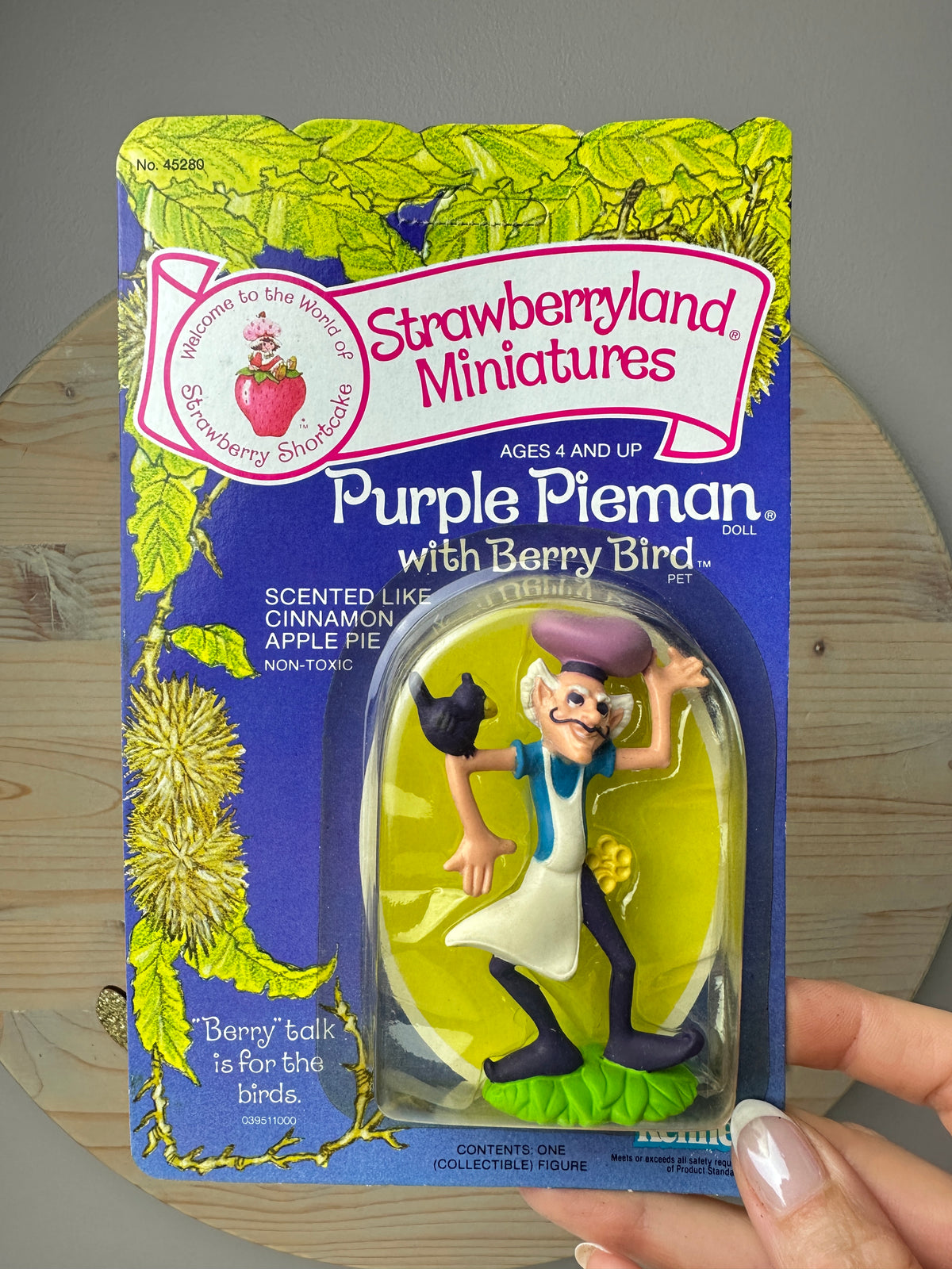 1983 Kenner Strawberry Shortcake Purple Pieman with Berry Bird Miniature MOC *Berry Vault*