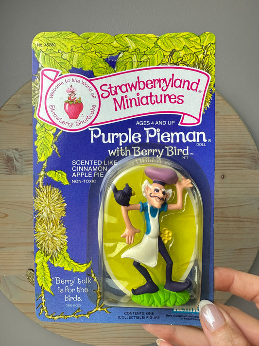 1983 Kenner Strawberry Shortcake Purple Pieman with Berry Bird Miniature MOC *Berry Vault*