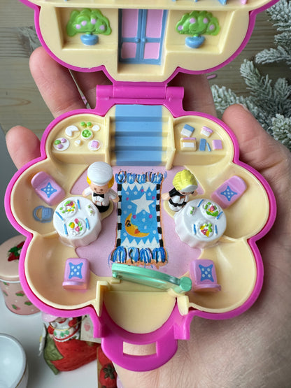 1990 Bluebird Toys Polly Pocket Mr. Fry's Complete