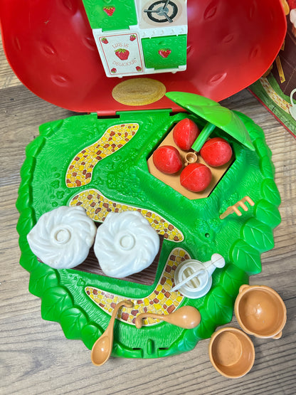 1980 Kenner Strawberry Shortcake Bake Shoppe with Box
