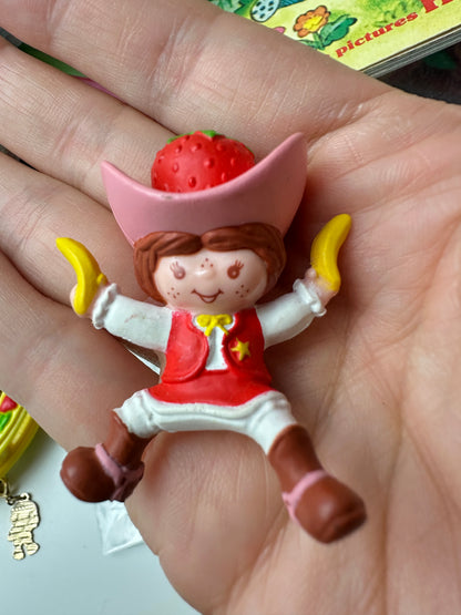 1983 Kenner Strawberry Shortcake Rocking Horse Strawberryland Deluxe Miniature Set