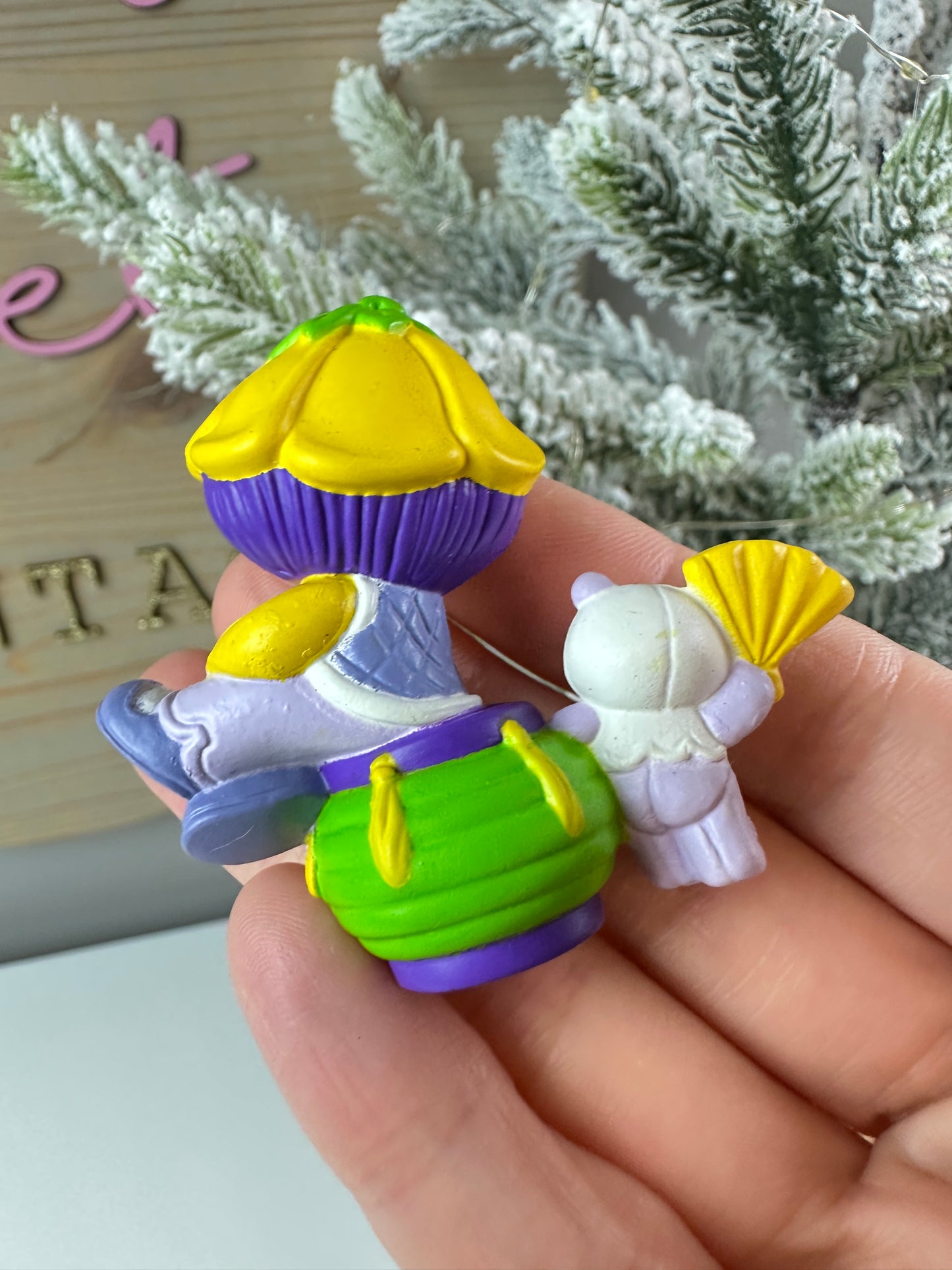 1984 Kenner Strawberry Shortcake Almond Tea with Marza Panda Deluxe Miniature *Berry Vault*