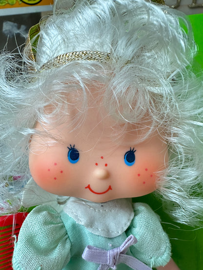 1982 Kenner Strawberry Shortcake Angel Cake with Souffle Doll MIB