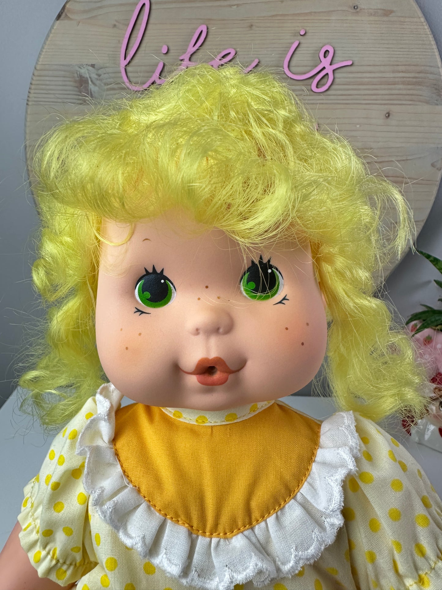 1982 Kenner Strawberry Shortcake Lemon Meringue Blow Kiss Baby Doll